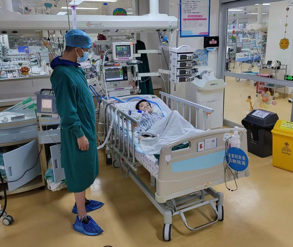 都江堰市跨省救护车出租公司